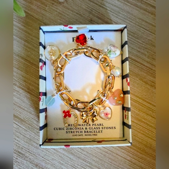 NIB Piper K Gold Link Charm Bracelet - Picture 2 of 2